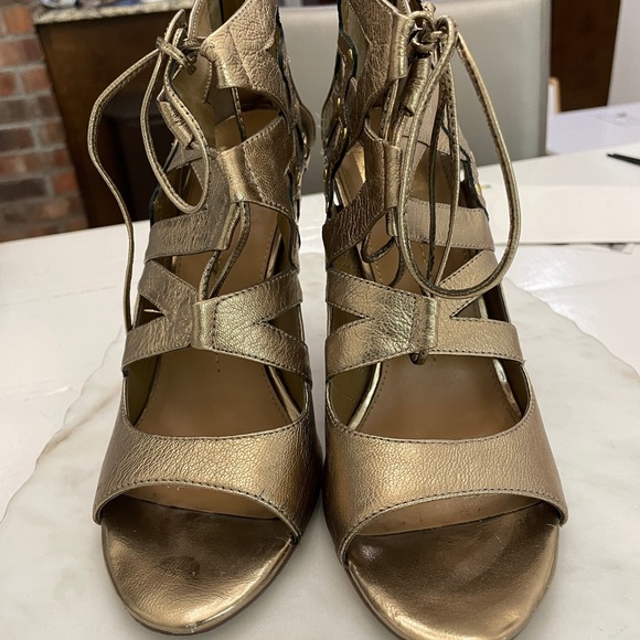 DV Dolce Vita Gold Bronze Heels - Picture 2 of 5